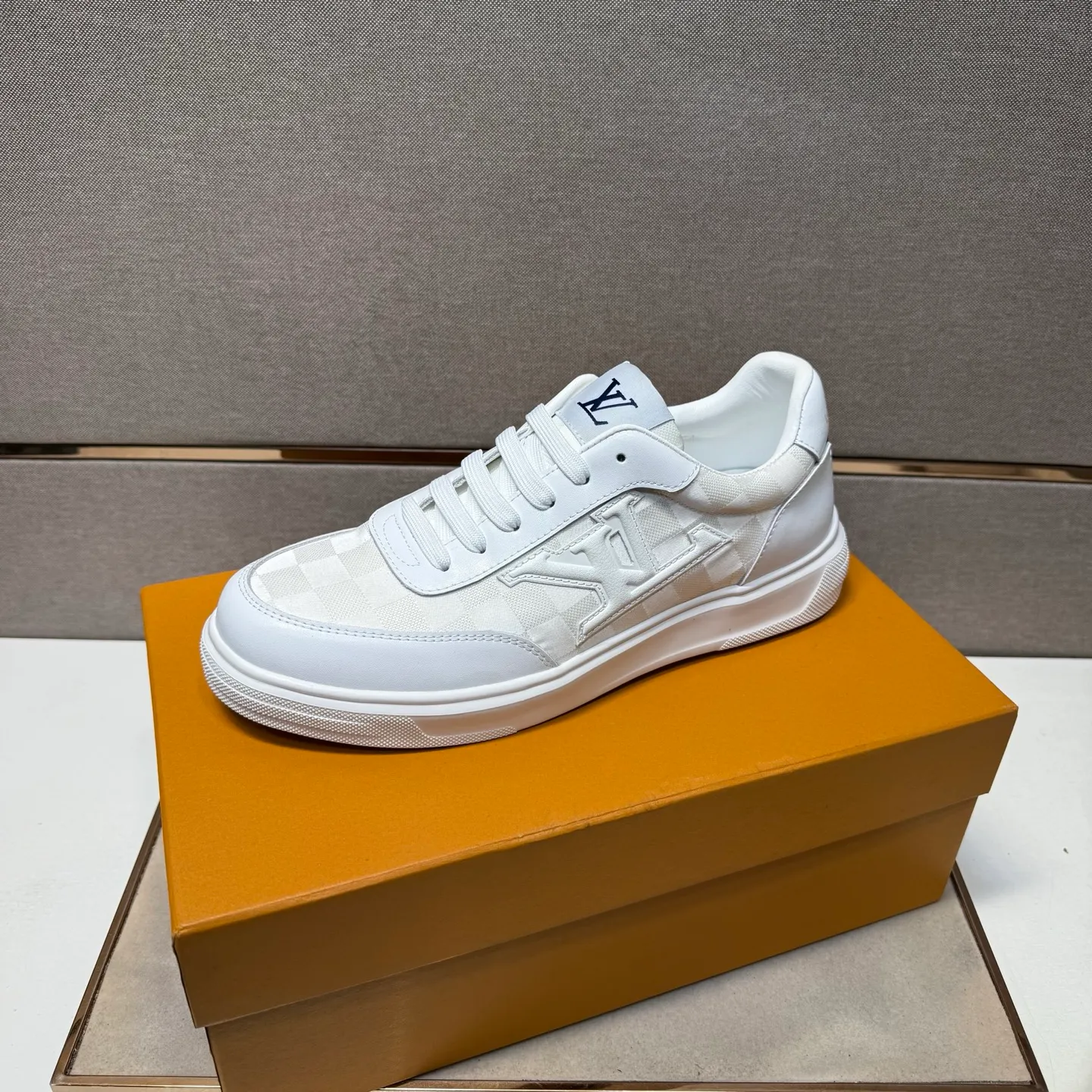 ⬛️Ex-factory price p400 [LV~] Men's casual shoes, 2025z cabinet sales simultaneously 🔶Code number: 38-44#️⃣ 🔷3 colors🔜The upper is made of multi-material splicing ➕Genuine leather lining, comfortable and breathable, sole: original comfortable and wear-resistant outsole, ⚠️real thing📱photographed🎬real thing is better📢📢📢